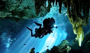 Cenotes Dos Ojos, Foto: www.zonaturistica.com