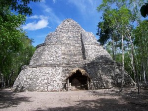Zona arqueológica Cobá - Foto de Internet.